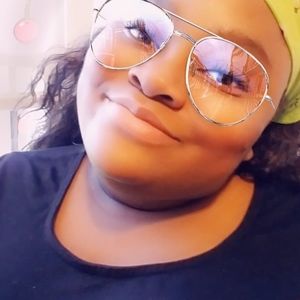 Meet your Posher, Esther